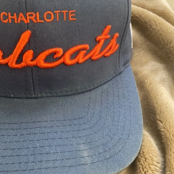 Charlotte Bobcats snapback - Picture 2 of 3